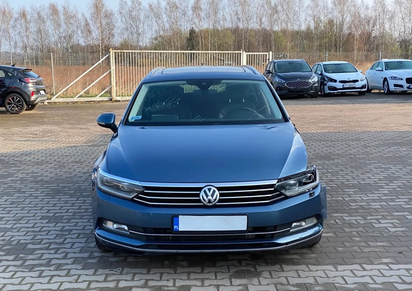 Volkswagen Passat cena 30900 przebieg: 232182, rok produkcji 2015 z Łapy małe 379